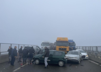 Aksidente dhe moti i ligë, bllokohet hyrja e autostradës në Trudë
