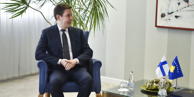 Ambasadori finlandez: Kosova dhe Serbia të shfrytëzojnë momentumin për normalizim