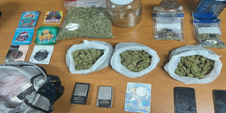 Antidroga aksion në Prishtinë – Arrestohen tre persona dhe konfiskohet kokainë, marihuanë e ekstazi