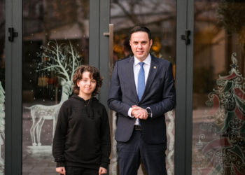 Abdixhiku fton në zyrat e LDK-së vajzën që i ndihmon të ëmës duke pikturuar