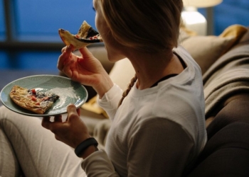 Uria në mes të natës, arsyet pse ndodh