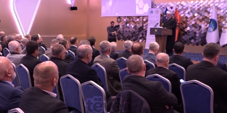 Roli i xhamive shqiptare, temë diskutimi në konferencën shkencore të organizuar nga BIK-u