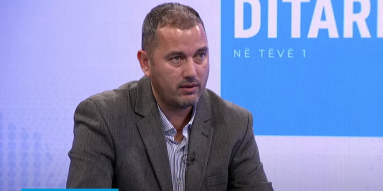 Protesta e shërbyesve civil, Gashi thotë se gjykatat po zvarrisin lëndët e fituara