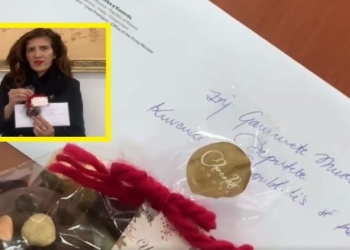 Musliu për Kurtin: Rolin e kryeministrit e ka shndërruar në Babadimër, po ia kthej dhuratën