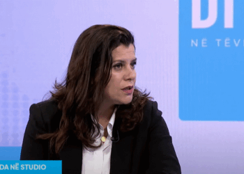 Gori: Sivjet mbi 700 infermierë aplikuan për të ikur jashtë vendit, pagat e tyre s’mjaftojnë as për shpenzime mujore