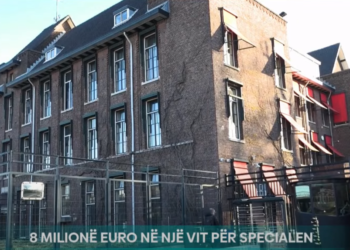 Kush shpenzoi më shumë për avokatë e vizita të familjarëve?