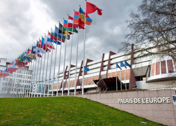 Themelimi i Asociacionit kusht për anëtarësimin e Kosovës në KiE – analistët e quajnë të padrejtë