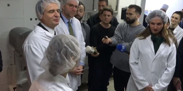 Kurti e Nagavci vizitojnë dy ndërmarrje që po e mbështesin zbatimin e mësimit dual