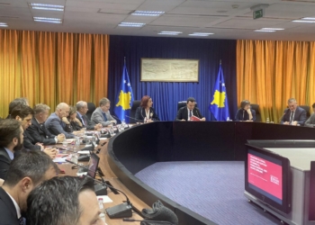 Kurti: 380 familje të komuniteteve joshumicë kanë përfituar material ndërtimor për strehim