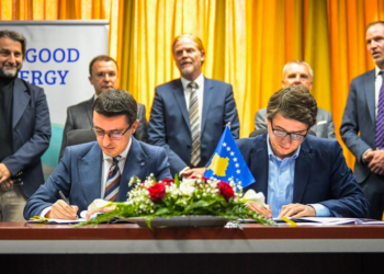 Nënshkruhet marrëveshja mbi 80-milionëshe për ngrohtoren diellore në Prishtinë