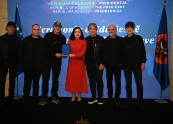 Osmani nderon me medalje rock grupet Minatori, Gjurmët, Elita 5 e të tjerë