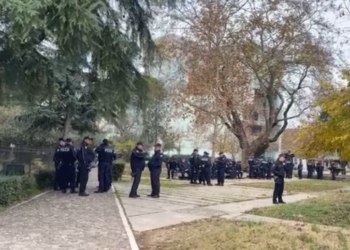 Seancë për heqjen e imunitetit të Berishës, forca të shumta policore para Kuvendit të Shqipërisë