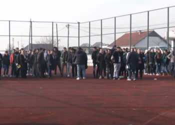 Nxënësit e Pozheranit “përballen me tërmet”