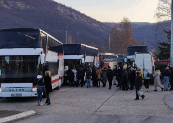 Kush i transportoi votuesit nga Kosova dhe Bosnja në Serbi?
