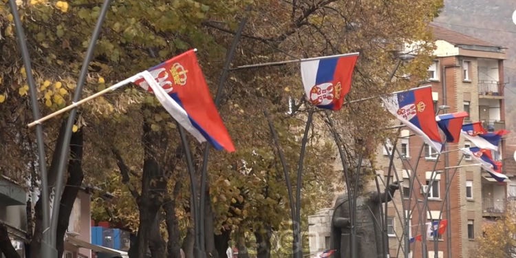 Serbët nisin “punën” për shkarkimin e kryetarëve në veri