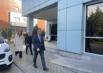 Sindikata e Policisë takohet me Sveçlën