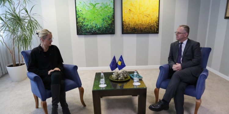 Bislimi falënderon Von Cramon për kontributin e saj në heqjen e vizave për Kosovën