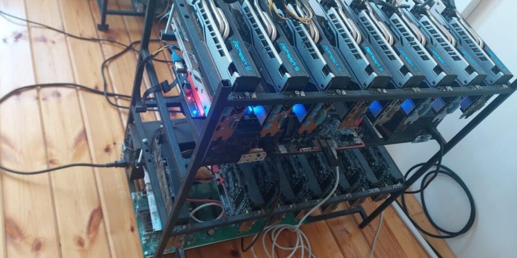 Policia e Kosovës kryen aksion, konfiskon pajisje për prodhimin e kriptovalutave