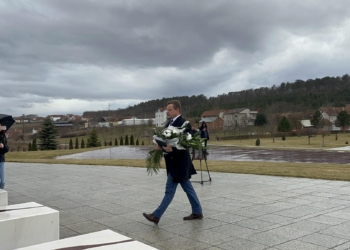 ​Ky është shkrimi që avokati serb, Stojkoviq la në Librin e Kujtimeve në Prekaz