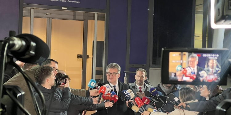 Lajçak: Komentet e Kurtit dhe Bislimit do t’i dërgoj te Shtetet Anëtare