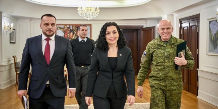 Osmani takohet me Maqedoncin e Jasharin, i përgëzon për angazhimin në misionin e mbrojtjes