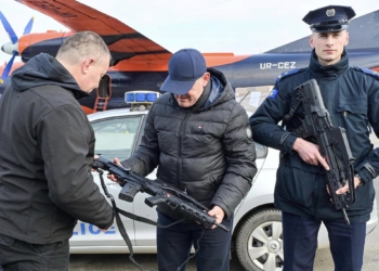 Sveçla: Nga sot të gjitha patrullat e Policisë do të pajisen me armë të gjata