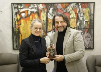 Rama takohet me Von Cramon, flasin për çështje të pushtetit lokal