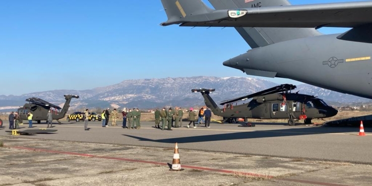 Ushtria e Shqipërisë bëhet me helikopterë “BlackHawk”