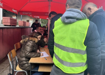 Nis peticioni i qytetarëve për shkarkimin e kryetarit të Komunës së Zveçanit