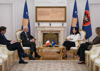Osmani takohet me ambasadorin francez Guérot, flasin për dialogun Kosovë – Serbi
