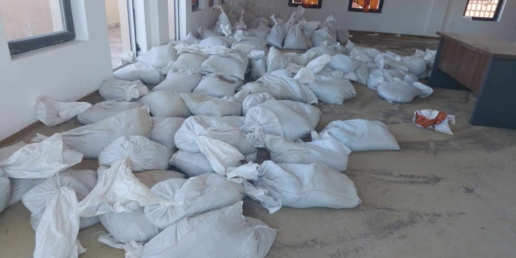 Policia: Grupet terroriste kishin plan të sulmonin, nëse tentohej largimi i barrikadave