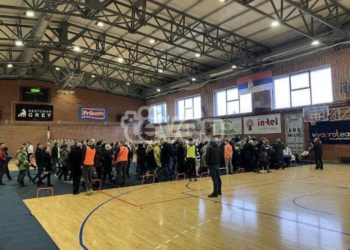 Mitrovicë e Veriut, qytetarët nënshkruajnë peticionin për shkarkimin e kryetarit Atiq