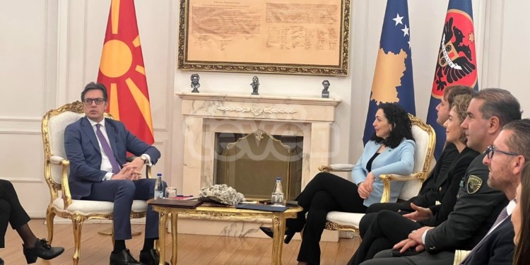 Osmani e pret në takim Pendarovskin