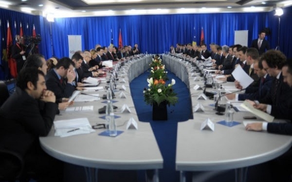 ​Dhjetë vjet nga mbledhja e parë e përbashkët e dy qeverive