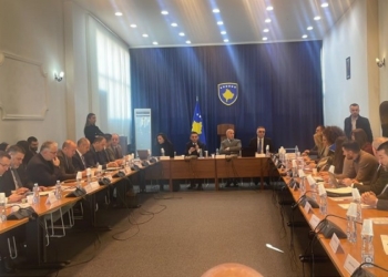 ​Tryeza për familjen, Haradinaj: Do të kundërshtojmë tendecat për zhvlerësimin e familjes