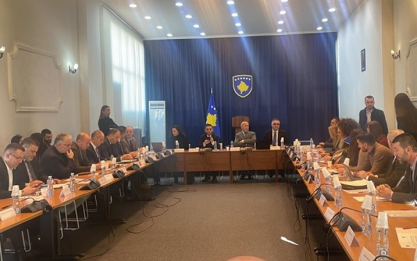 ​Tryeza për familjen, Haradinaj: Do të kundërshtojmë tendecat për zhvlerësimin e familjes