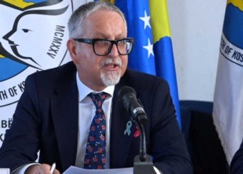 ​Nga shkurti fillon vaksinimi i vajzave 12-vjeçare kundër kancerit të qafës së mitrës