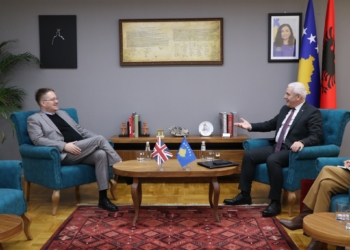 Abbott në takim me Sveçlën: Britania mbështet përpjekjet e Kosovës për ta hetuar sulmin në Banjskë
