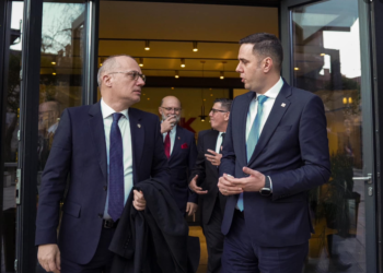 Abdixhiku e Hasani diskutuan për bashkëpunimin në politikën e jashtme