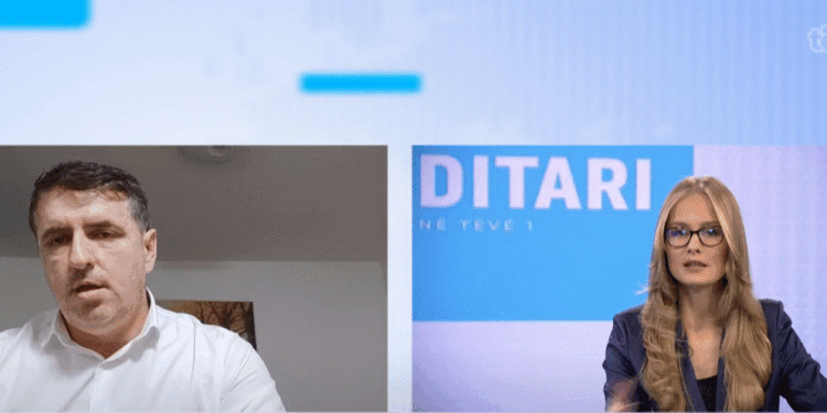 Fetahu e mohon se ndalesa e telefonave në shkollat e Podujevës, lidhet me rastin e 18-vjeçarit