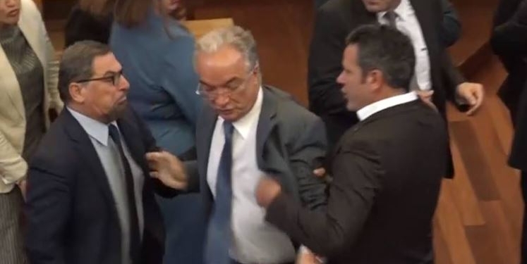 Xhavit Haliti dënohet me 1 mijë euro gjobë për sulm ndaj deputetit të LDK-së, Arben Gashit