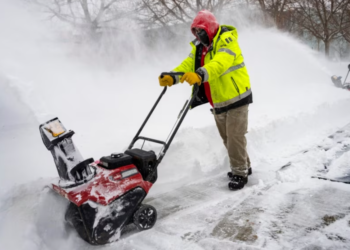 I ftohti mbërthen SHBA-në: Mbyllen shkollat dhe anulohen fluturimet