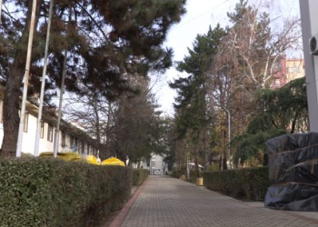 Vdes gruaja serbe në Shtëpinë e Pleqve, rasti po hetohet