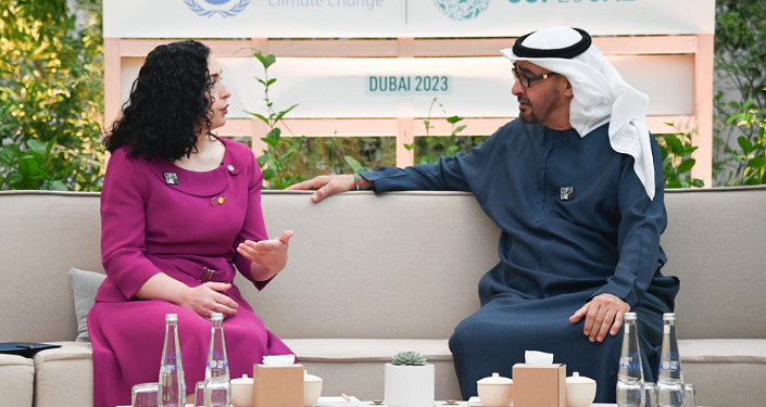 Osmani e nënshkruan marrëveshjen për heqjen e vizave nga Emiratet e Bashkuara Arabe