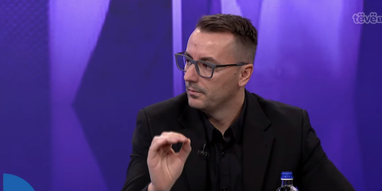 Xani: Partitë në Kosovë bëjnë politikë me pafytyrësi, jo me interes nacional