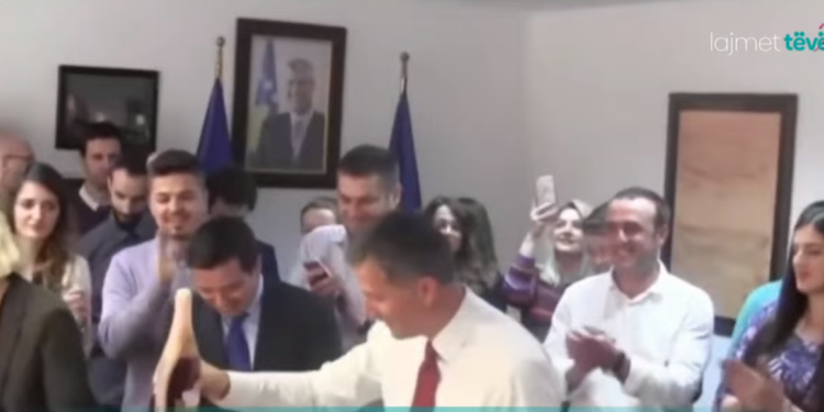 Një dekadë “urime për vizat”