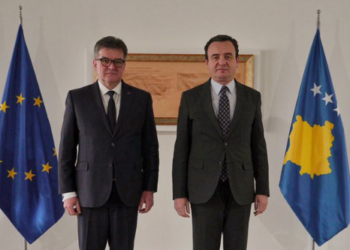 Lajçak e quan të dobishëm diskutimin me Kurtin