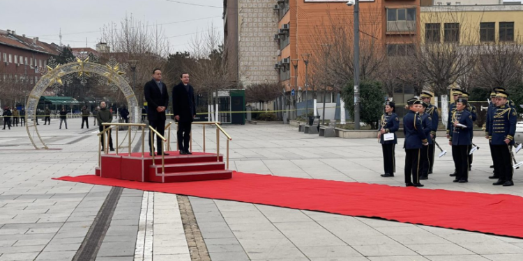 Kryeministri Kurti pret me ceremoni shtetërore homologun irlandez, Leo Varadkar