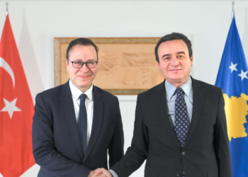 Kurti priti Ambasadorin e Turqisë në Kosovë, ai i uroi liberalizimin e vizave