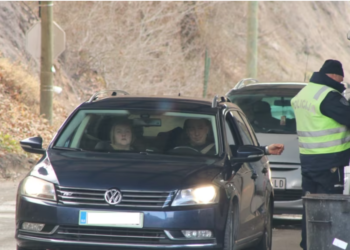 Makinat me targa RKS lëvizin lirshëm në Serbi